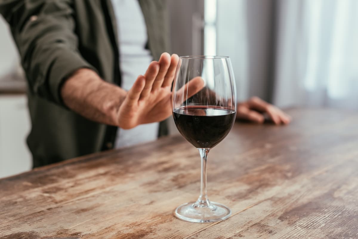 6 bénéfices insoupçonnés quand on arrête de boire du vin