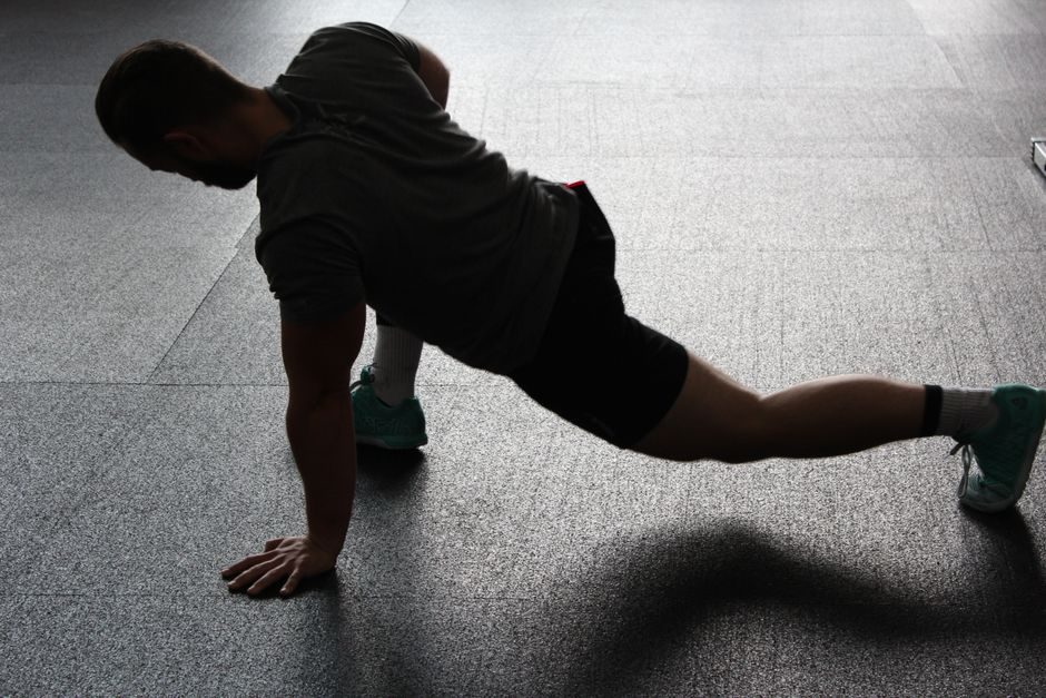 Douleur du psoas et intestin : pourquoi les symptômes peuvent se croiser