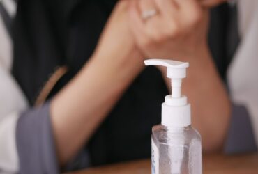 Gel hydroalcoolique périmé : peut-on encore l’utiliser ?