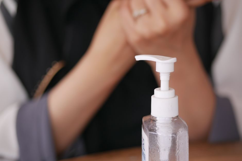 Gel hydroalcoolique périmé : peut-on encore l’utiliser ?